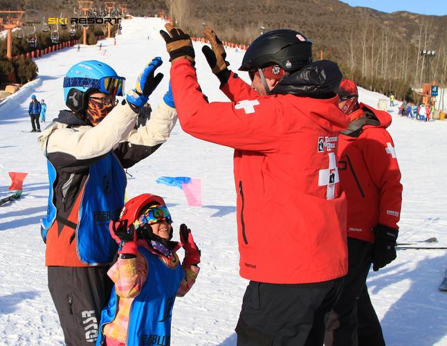 军都山滑雪场教练费用_军都山滑雪场教练一般多少钱